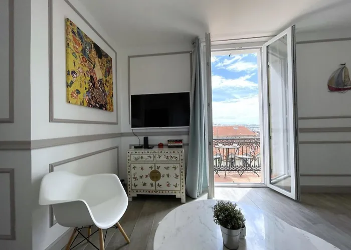 Sunrise Balcony Apartman *